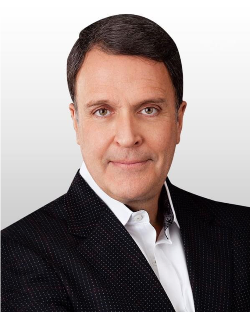 MarkSanborn Headshot Gray Gradient